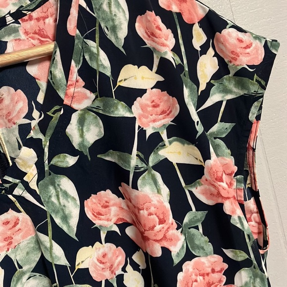 Jodifl Floral Top Blouse Tank Large Navy & Pink NWT New with Tags - Picture 10 of 13